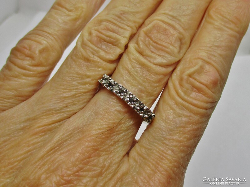 Különleges ezüstgyürü fekete gyémántokkal