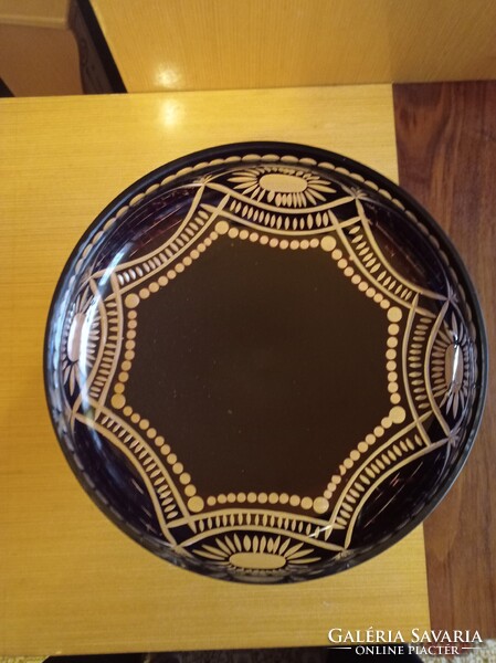 Csiszolt üveg kistály kínáló sötét bordó szinezéssel