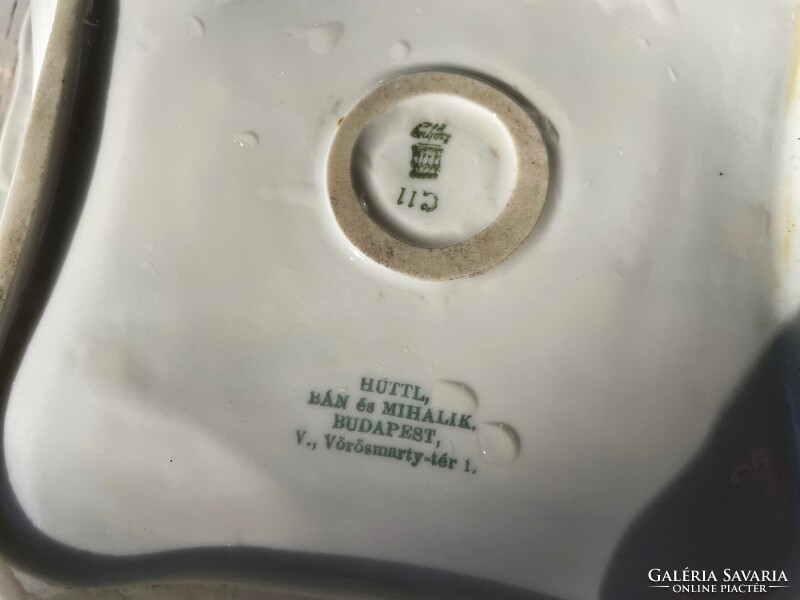 Zsolnay virágmintás salátás - köretes porcelán tál, jelzett Hüttl, Bán és Mihalik jelzéssel