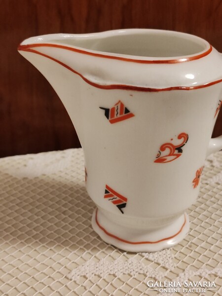 Ritka mintájú Zsolnay kiöntő "selejtes" pecséttel ellátva