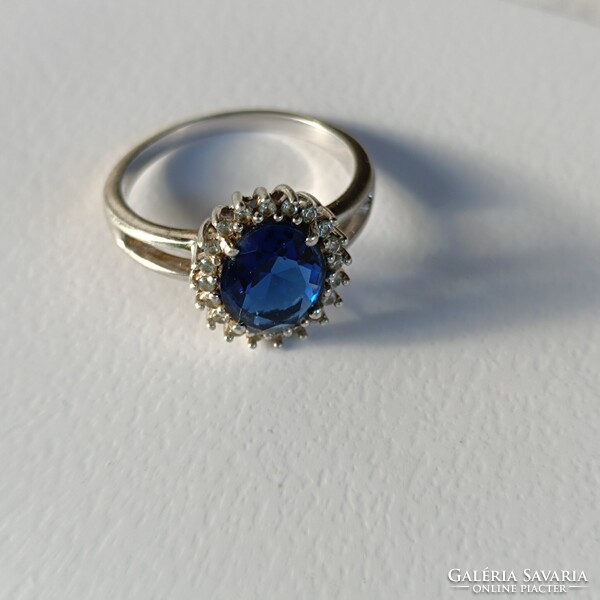 Ezüst gyűrű, kék kővel