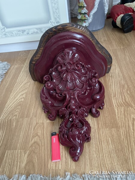 Nagy méretű, gyönyörű fali konzol bordó, dög-nehéz szerintem valami beton.