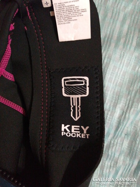 3-4 évesnek neoprén fürdőruha, úszóruha