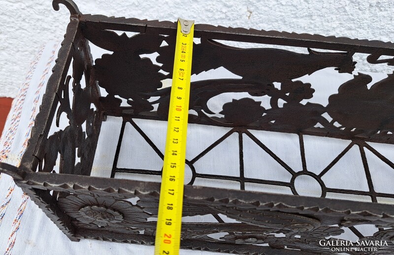 Kovácsoltvas virágtartó eladó ! Règi ! Kézi munka !