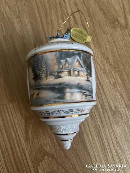 Gyönyörű fehér színű,  üveg karácsonyfa dísz, nem volt használva.