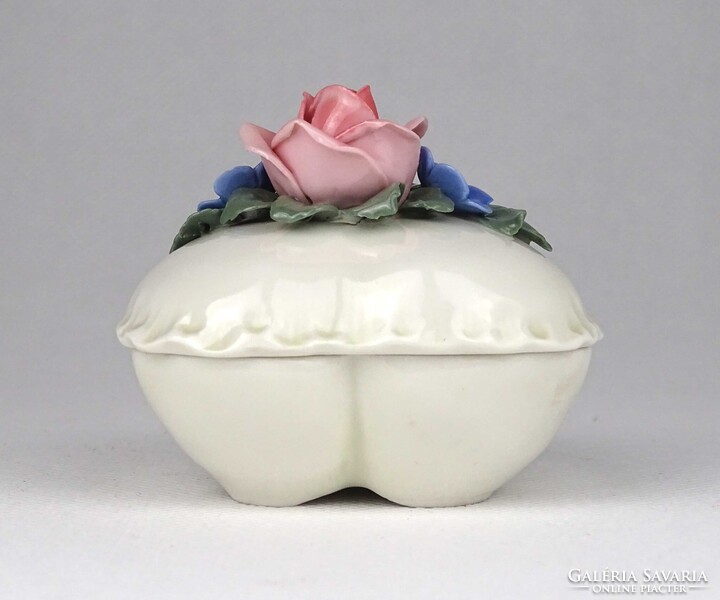 1X655 Régi szív alakú rózsás ENS porcelán bonbonier