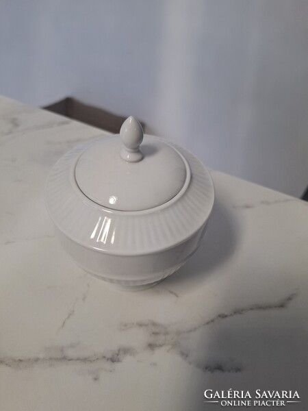 Fehér porcelán cukortartó