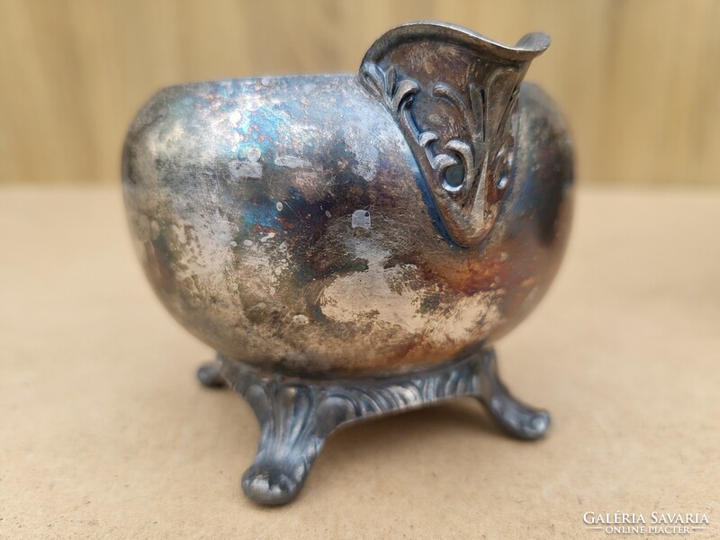 Vintage ezüstözött krémes- vagy tejszínkiöntő, elegáns, díszes lábakon