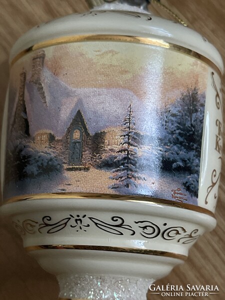 Gyönyörű vaj színű,  üveg karácsonyfa dísz, nem volt használva.