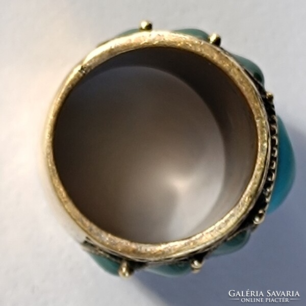 17,5 mm átmérőjű dekoratív réz gyűrű türkiz színű kövekkel