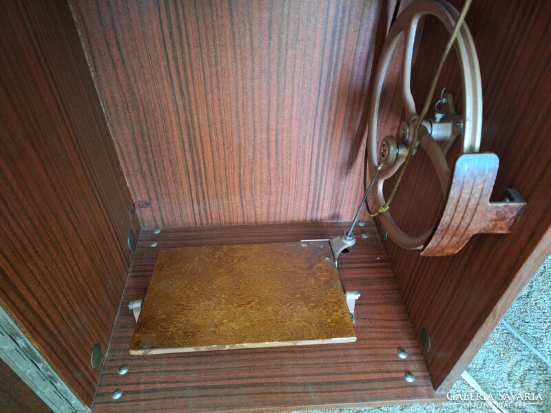 Union szekrényes varrógép