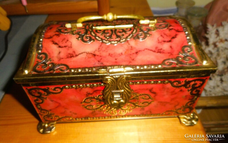 Antik fémdoboz persely (festett, dombornyomott)