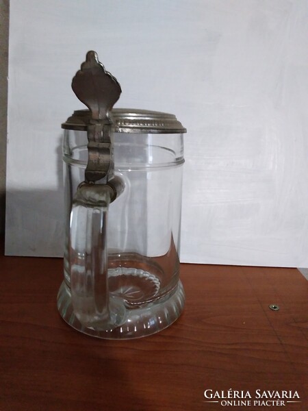 Német fedeles söröző korsó.