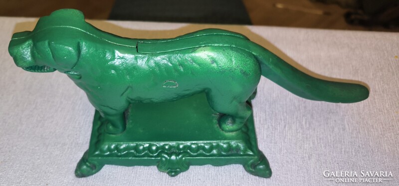 Antik öntöttvas Diótörő mogyoró Törő kutya Szecessziós Art Deco 2,48 kg. Felújított zöld színre !