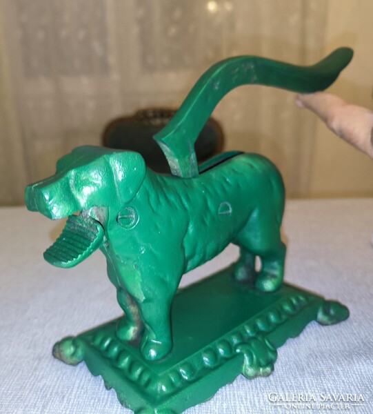 Antik öntöttvas Diótörő mogyoró Törő kutya Szecessziós Art Deco 2,48 kg. Felújított zöld színre !