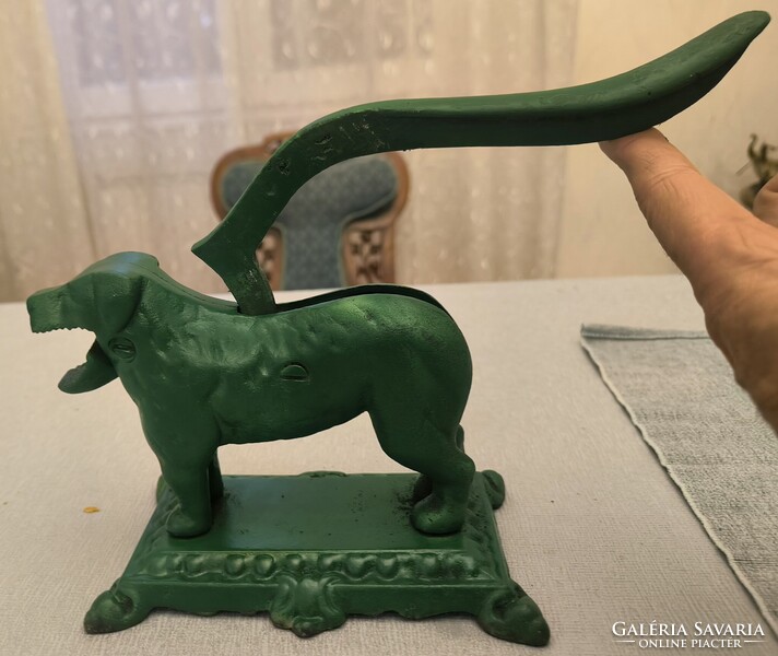 Antik öntöttvas Diótörő mogyoró Törő kutya Szecessziós Art Deco 2,48 kg. Felújított zöld színre !