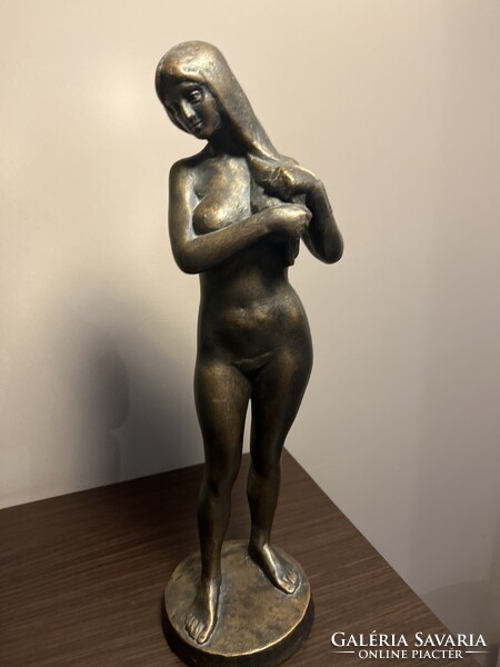 Bronzosítót Műgyanta szobor