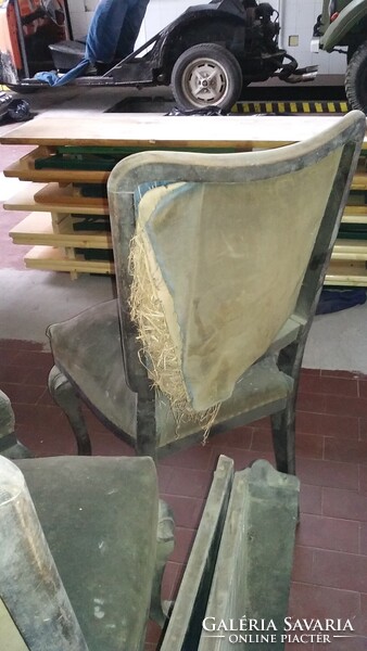 Felújított nagyméretű tálalószekrény asztallal székekkel