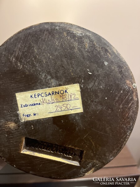 Bronzosítót Műgyanta szobor