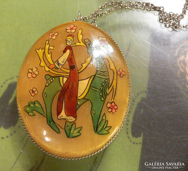 KÉZZEL FESTETT  MEDÁL LÁNCON OROSZ?