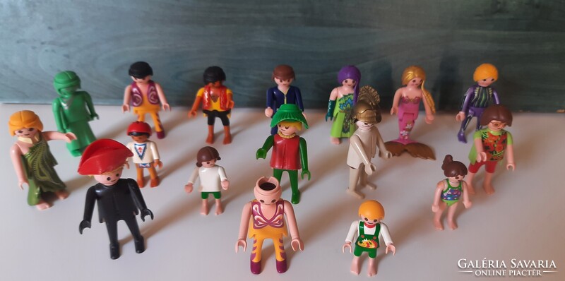 Retro műanyag figurák 17 db+ 6db mini állatka