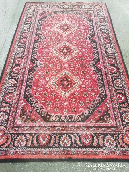 Régi nagy méretű faliszönyeg