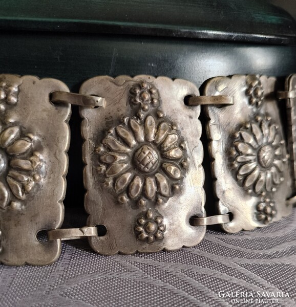 Ezüst karkötő / margaréta