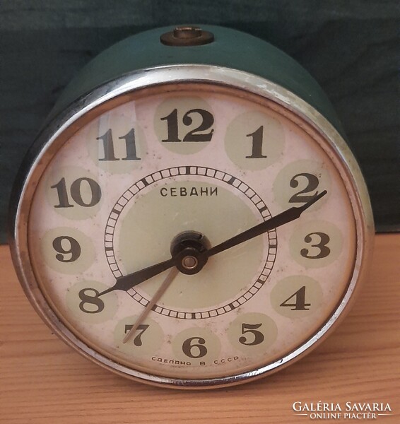 Sevani mechanikus asztali ébresztőóra