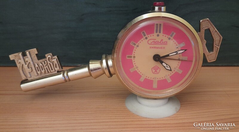 Szovjet gyártmányú Slava asztali ébresztőóra