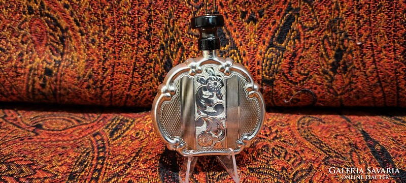 Ezüst parfümös szelence