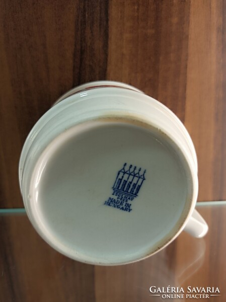 Zsolnay piros kakas bögre,Egyedi,gyűjtőknek karácsonyra ,értékes ajándék, különleges meglepetés