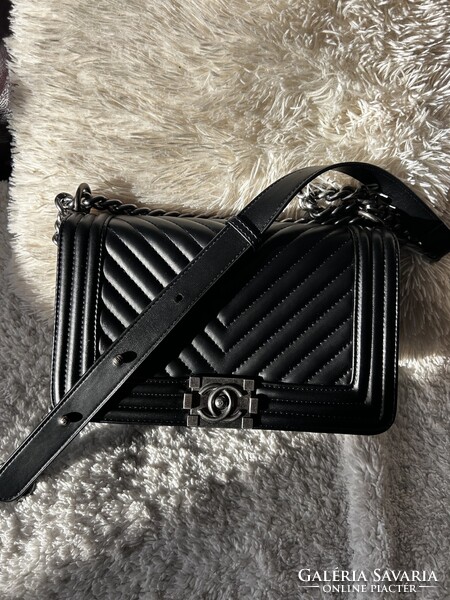 CHANEL Boy Bag