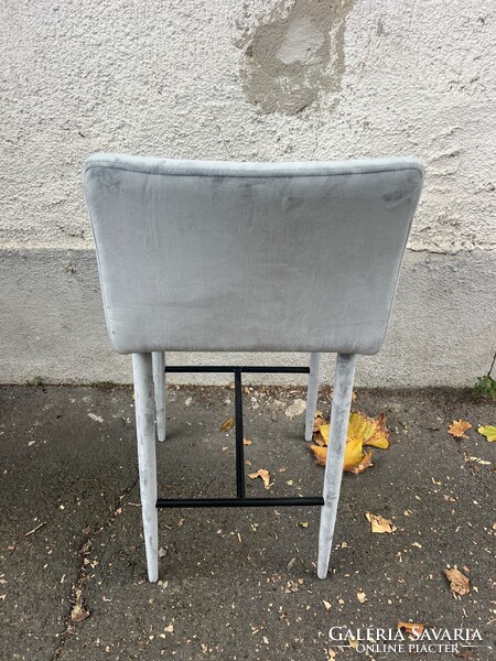 Design magas szék.