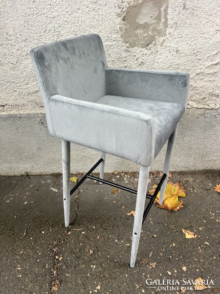 Design magas szék.