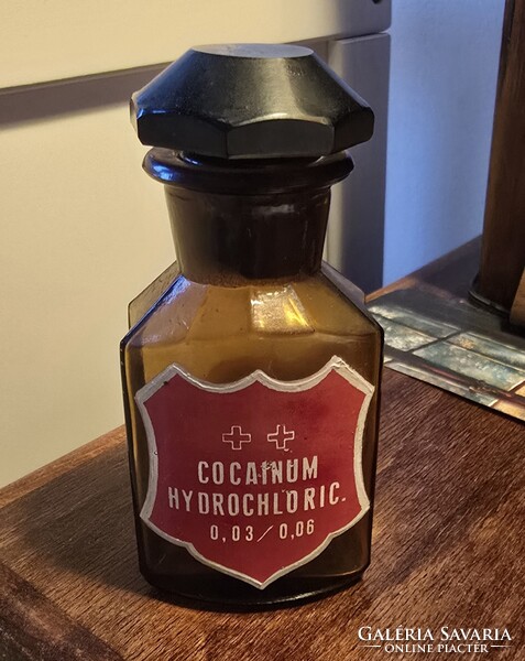Cocainum hydrocloric kokain orvosság gyógyszeres üveg