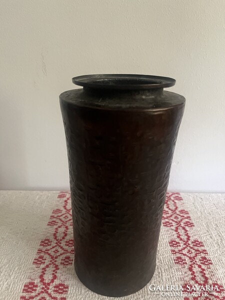 Dömötör László rézötvözet váza