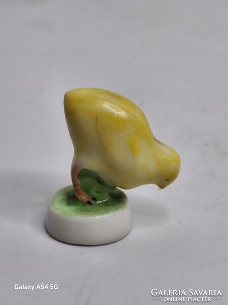 Antik Ó Herendi igen ritka pici 28 mm magas porcelán napos csibe