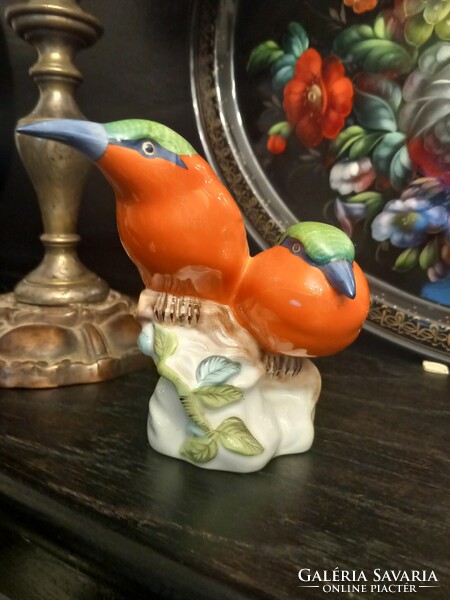 Nagyon dekoratív, szép festésű  Herendi madár pár