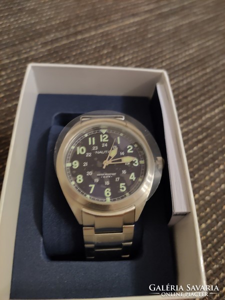 Eladó egy férfi Nautica karóra