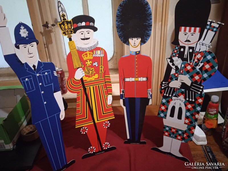 61 cm cardboard English guards 4 pieces Iin a box ready to be shipped