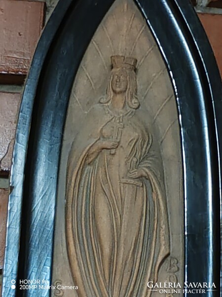 Szent Borbála dombormű