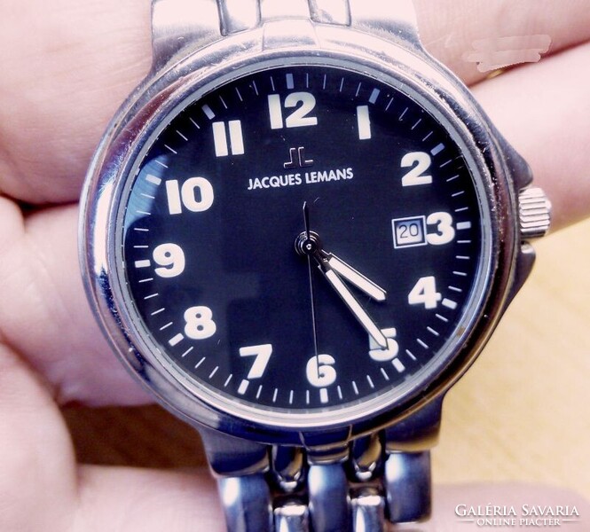 Jacques lemans quartz super-luminova calendar men's watch with steel case, in good condition