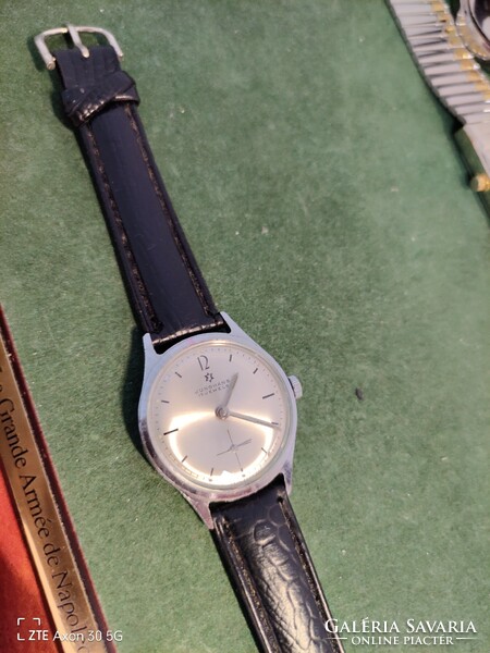 Junghans nagyobb méretű női karóra