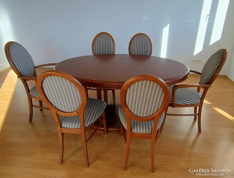 Különleges formájú, bővíthető, 6 személyes étkezőgarnitúra