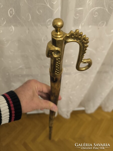 Gyönyörű Réz kos fejes túrabot pàsztor bot , juhász kampó Gamó Mikulás bot. Kos éskígyó fejes