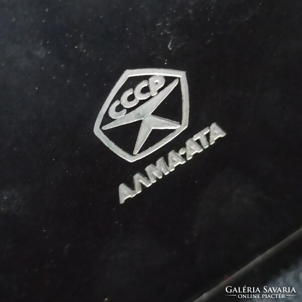 Alma-Ata kazah , bakelit ládika, míves darab. ~60-70-es évek, kifogástalan