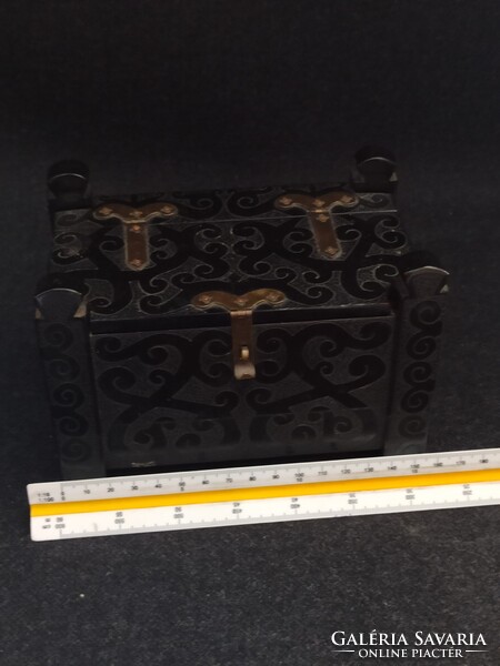 Alma-Ata kazah , bakelit ládika, míves darab. ~60-70-es évek, kifogástalan