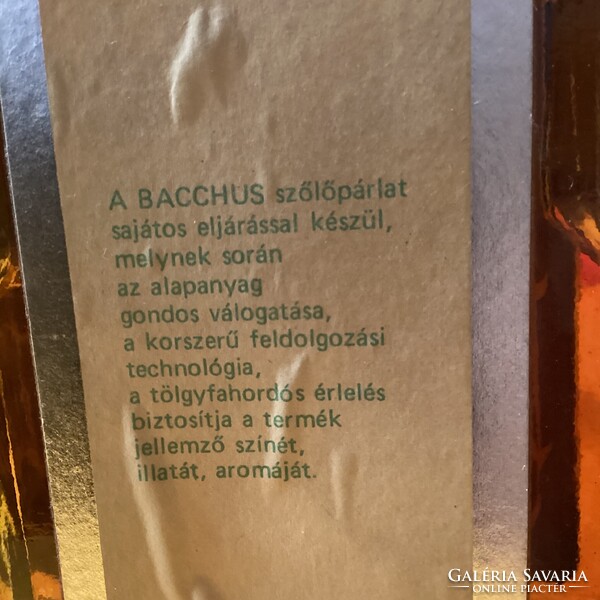 Bacchus 0,7 l, bontatlan, díszdobozával, 80’-as évekből