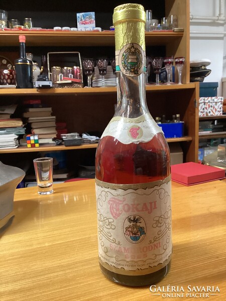 1981-es Tokaji Szamorodni 0,5 l, bontatlan