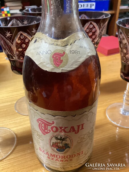 1981-es Tokaji Szamorodni 0,5 l, bontatlan